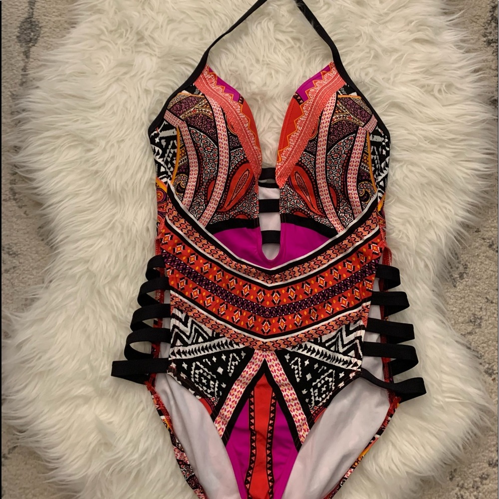 One piece Kenneth Cole swimsuit